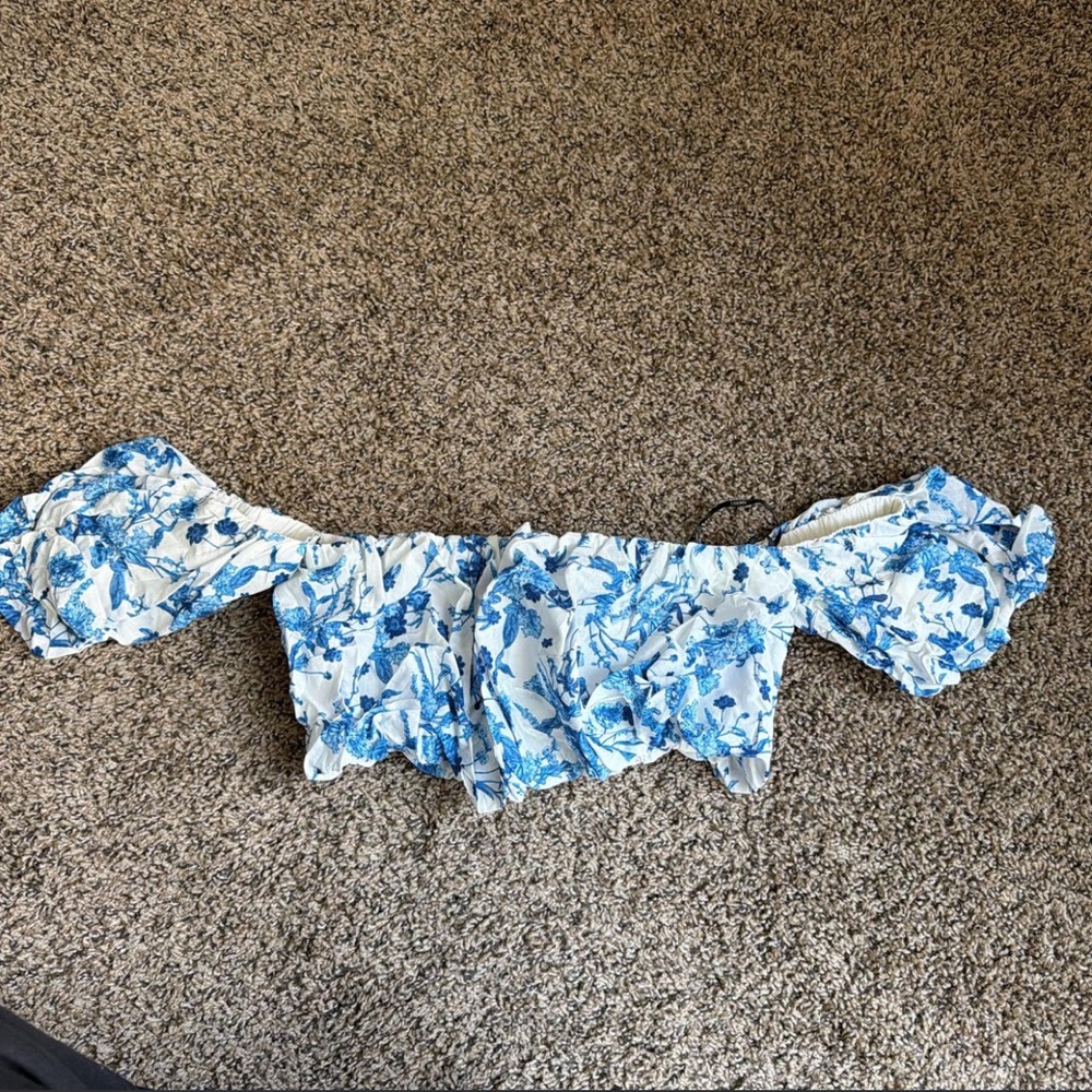 Forever 21 Blue and White Floral Blouse